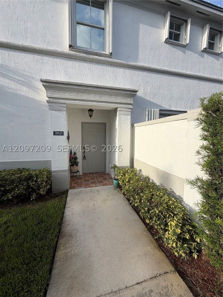 3921 Sw 155th Ave #312 - Photo 2 of 48