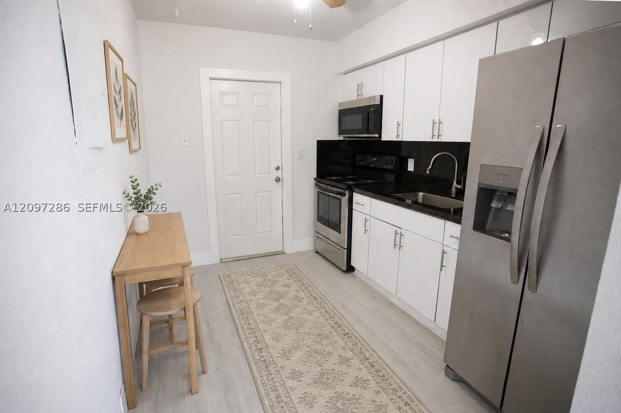 11132 Sw 5th St #11132 - Photo 3 of 7