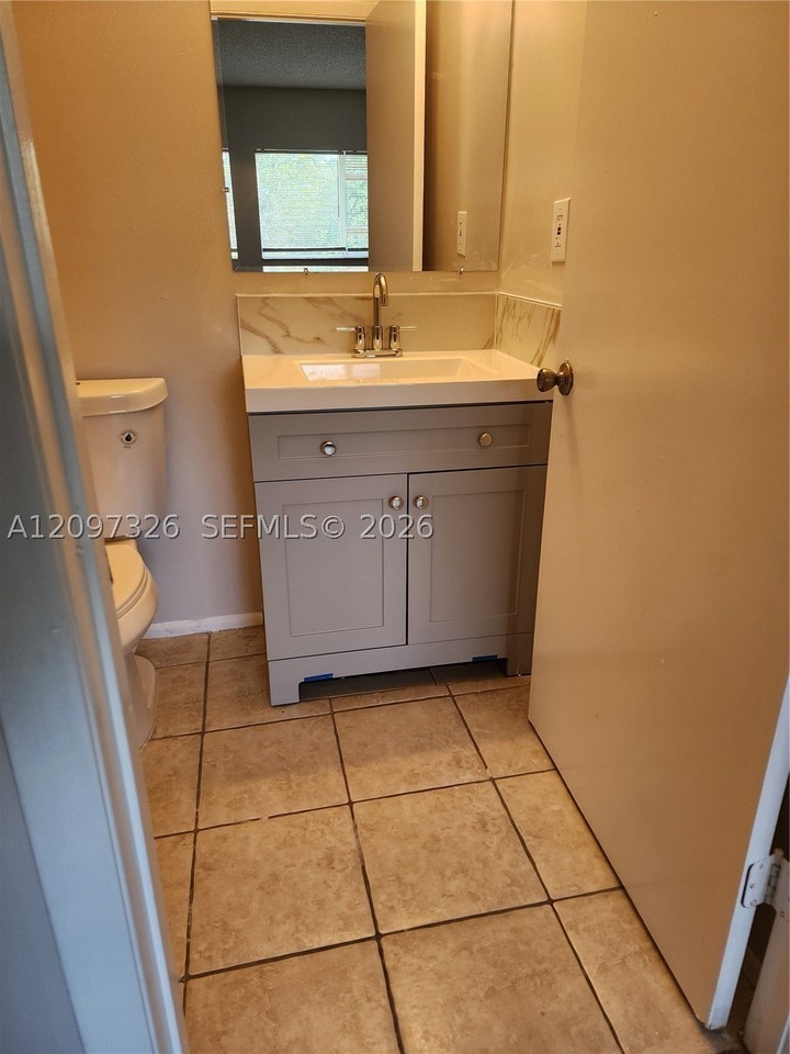 1201 Lake Victoria Dr #F - Photo 6 of 17