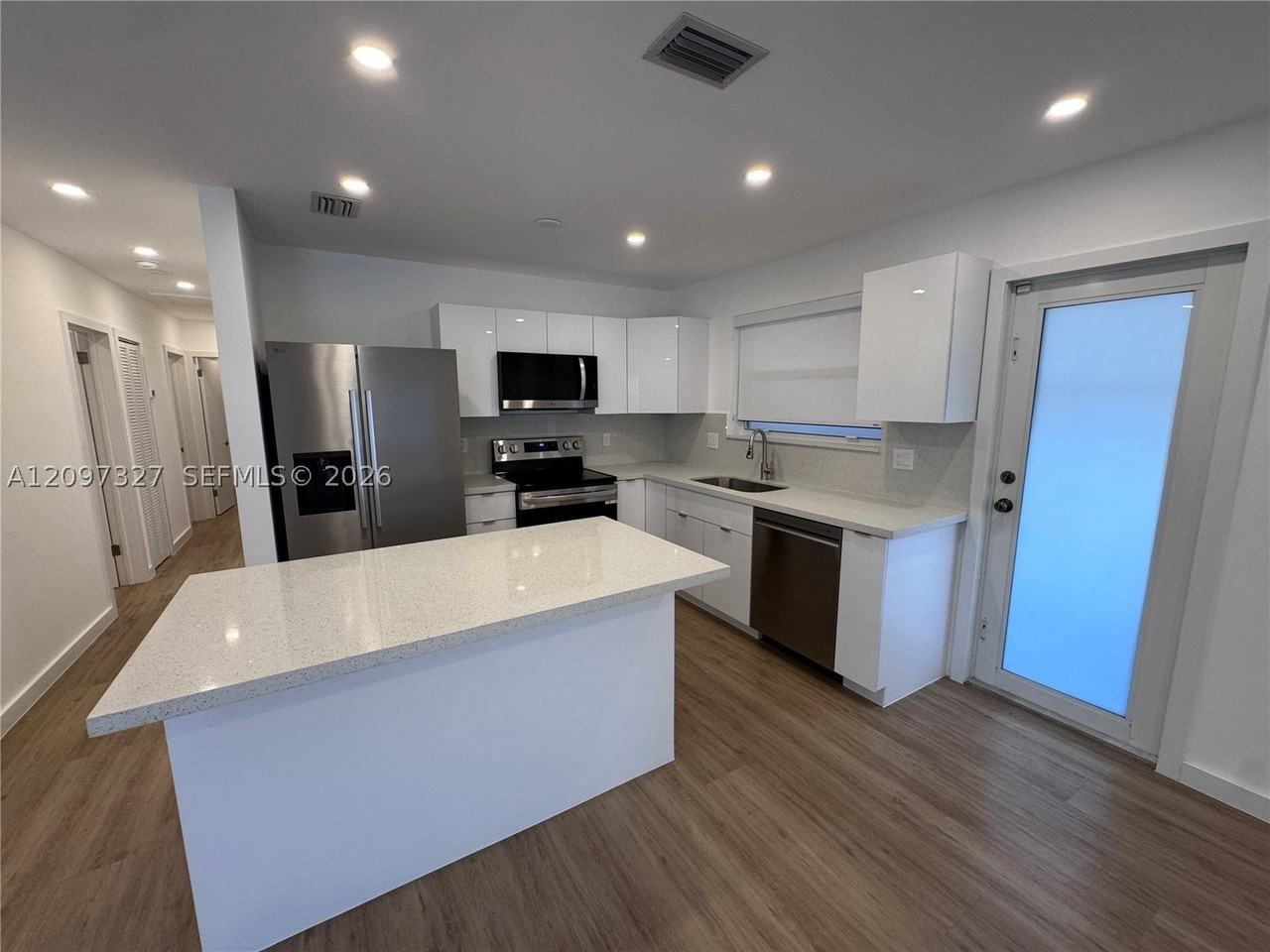 352 Sw 17th Rd #352 - Photo 4 of 22