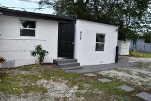 954 Nw 75th St #B - Photo 1 of 1