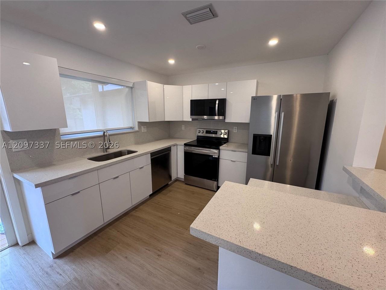 350 Sw 17th Rd #350 - Photo 7 of 20