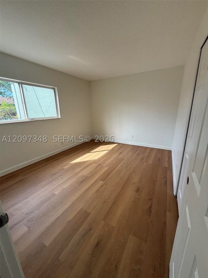 1353 Holly Heights Dr #3 - Photo 4 of 12