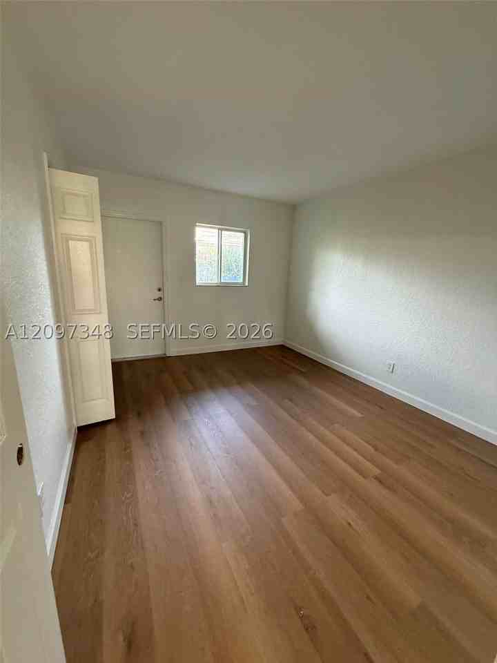 1353 Holly Heights Dr #3 - Photo 5 of 12