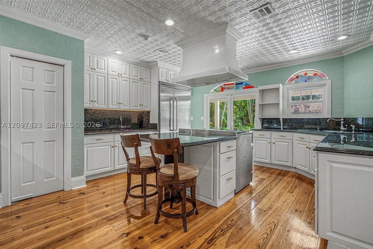 13470 Sw 67th Ave - Photo 7 of 40