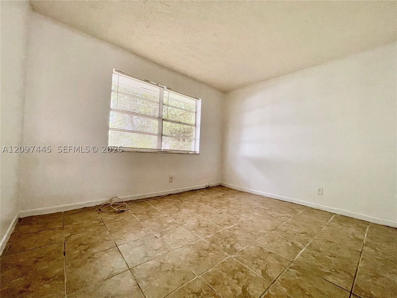 2621 Riverland Dr #B - Photo 7 of 10