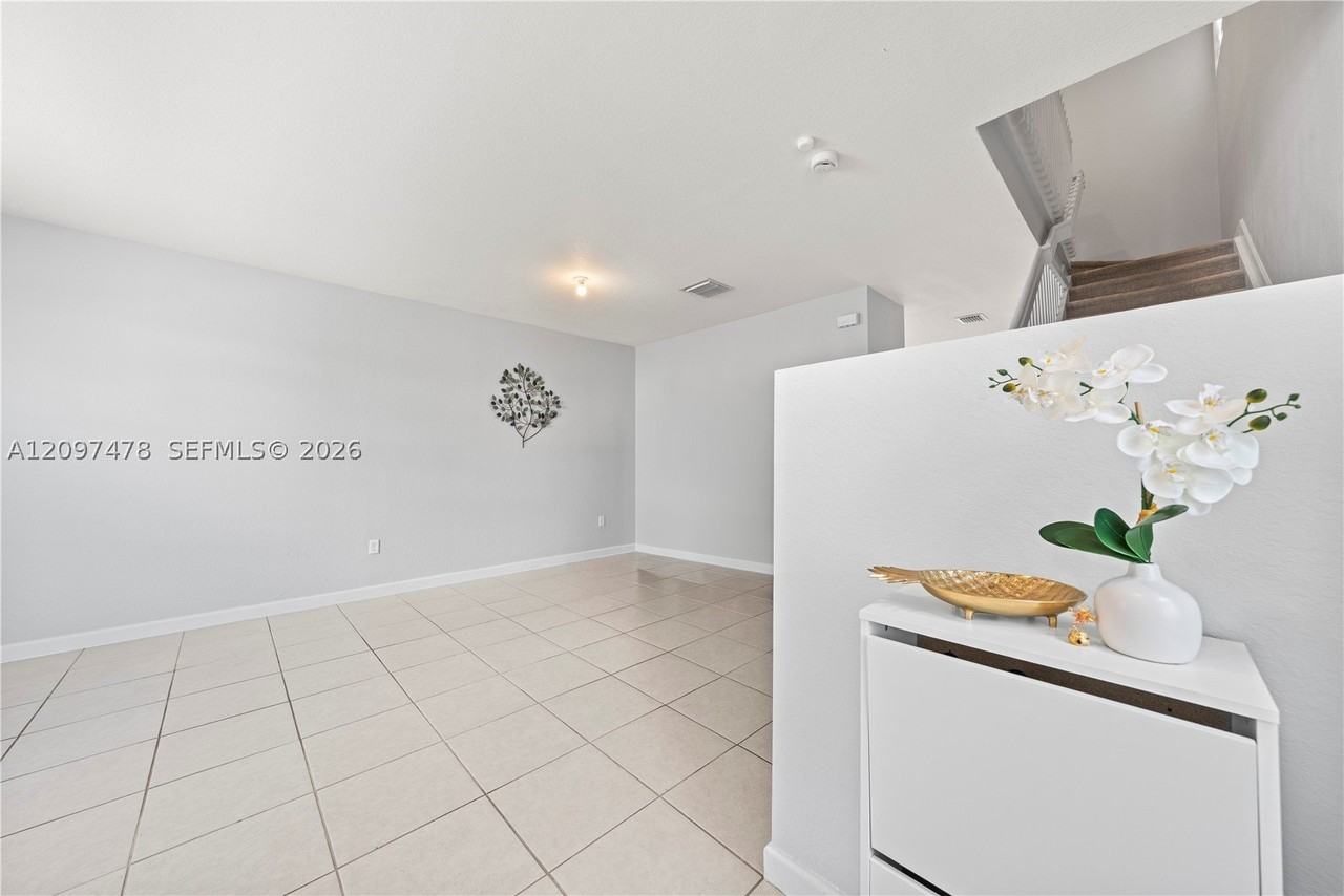 23489 Sw 127th Pl #23489 - Photo 3 of 24