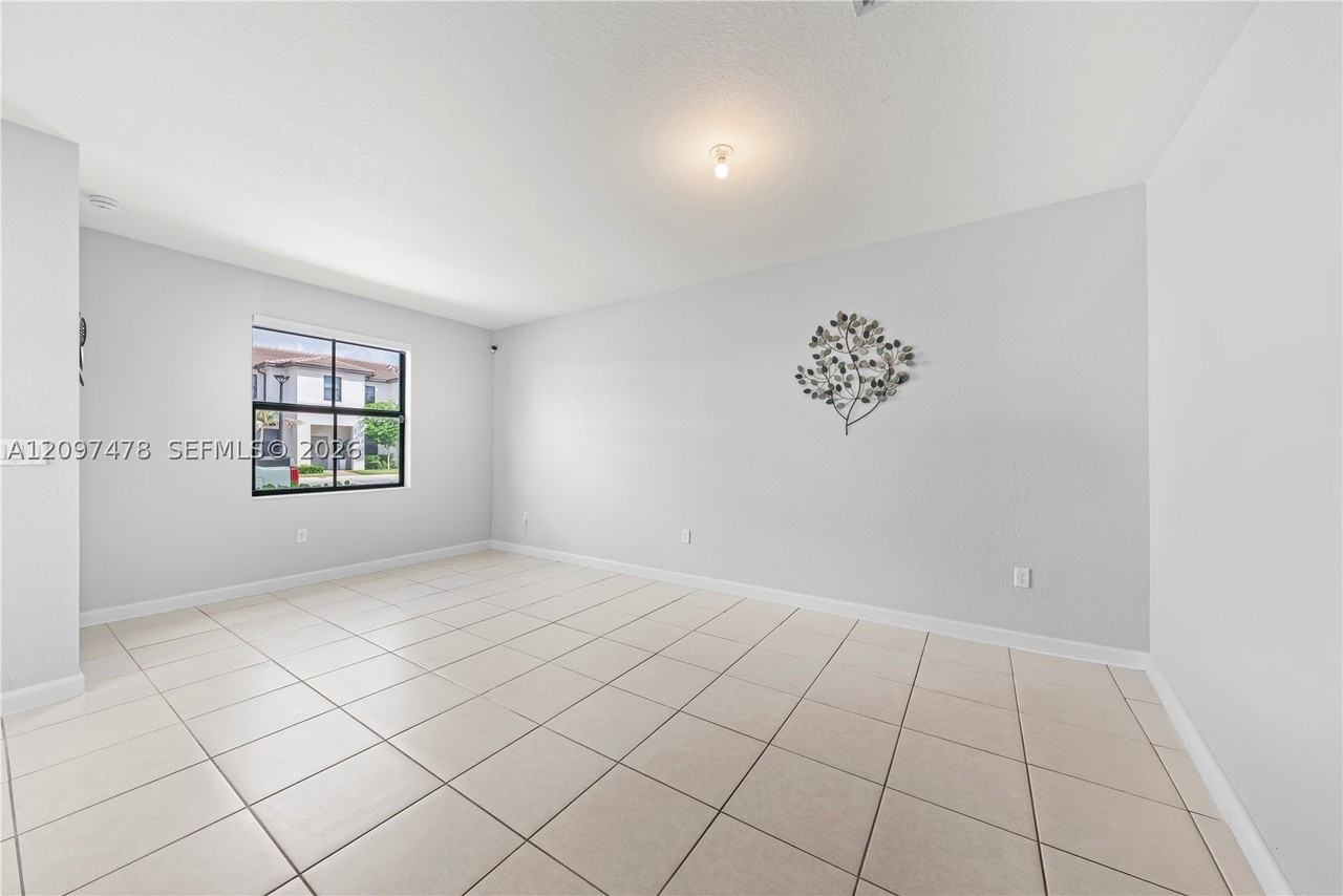 23489 Sw 127th Pl #23489 - Photo 5 of 24