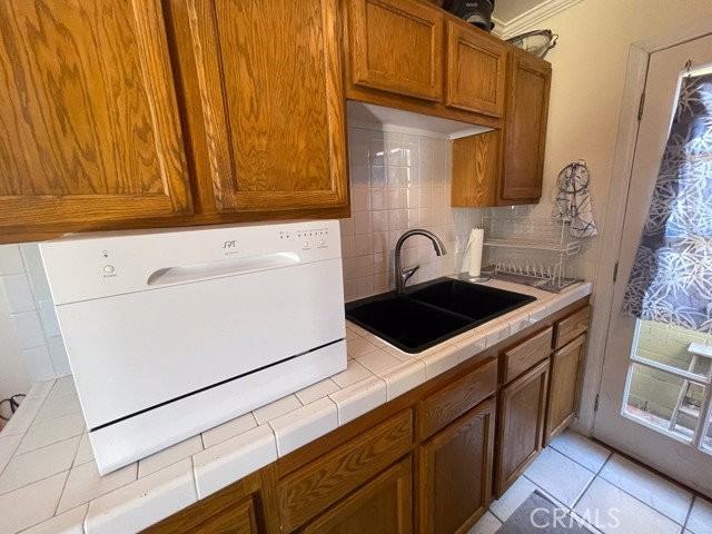 1711 Speyer Ln - Photo 5 of 8