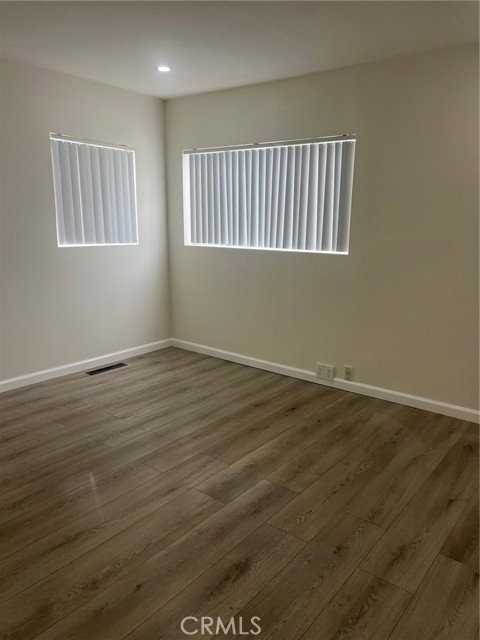 1714 Arlington Ave - Photo 3 of 8