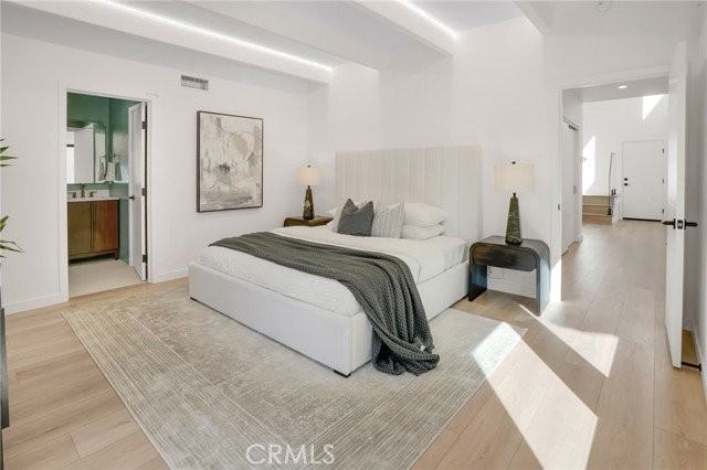58 66th Pl - Photo 3 of 8