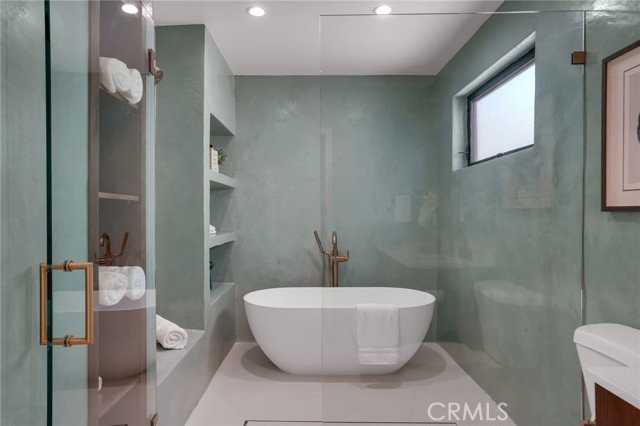 58 66th Pl - Photo 7 of 8