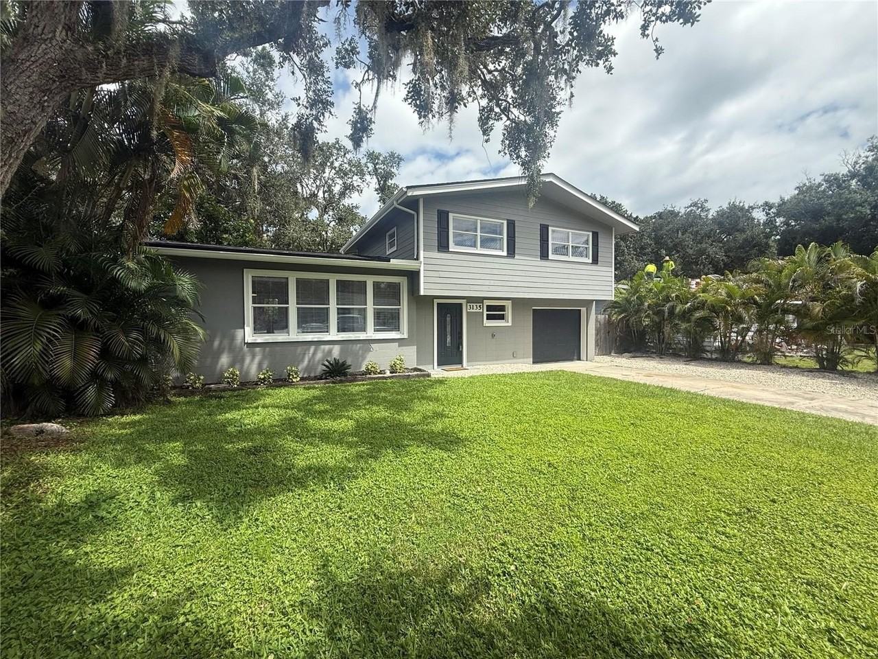 3135 Alta Vista St - Photo 2 of 39