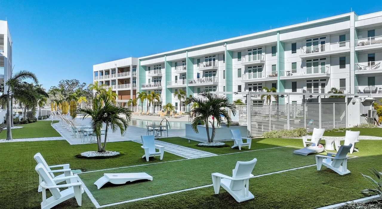 Sur Club Apartments - Photo 3 of 48