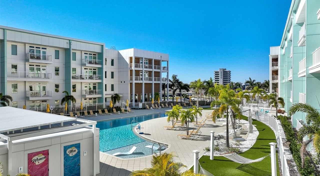 Sur Club Apartments - Photo 4 of 48
