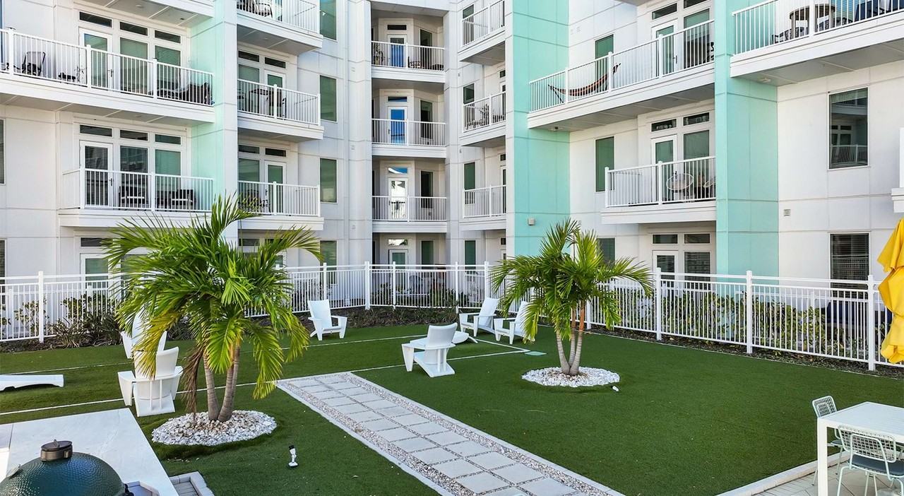 Sur Club Apartments - Photo 6 of 48