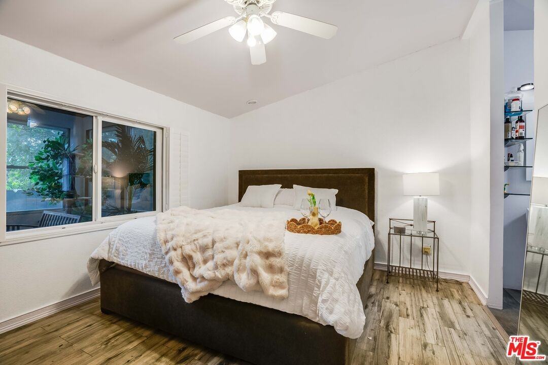1165 Cherokee - Photo 2 of 8