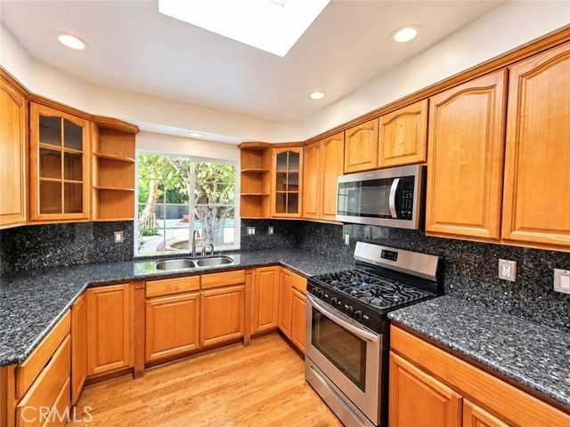 17055 Rayen St - Photo 2 of 8