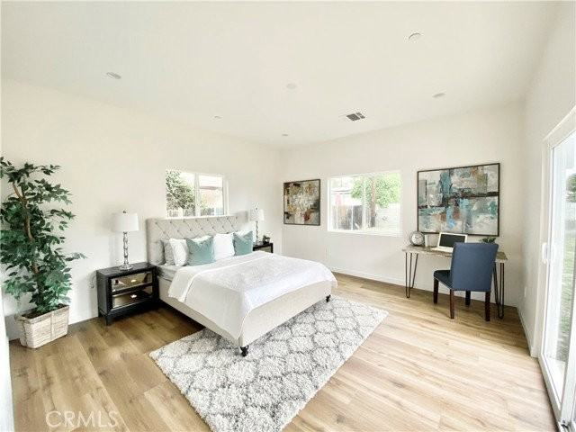 7512 Balboa Blvd - Photo 4 of 8