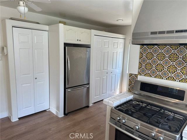 4313 Shadyglade Ave - Photo 3 of 8
