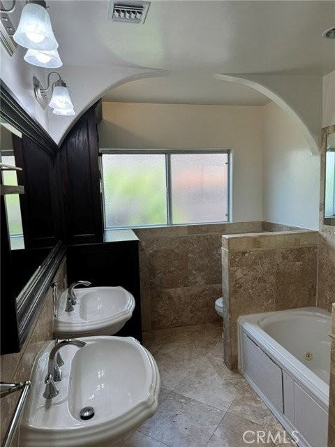 4313 Shadyglade Ave - Photo 7 of 8