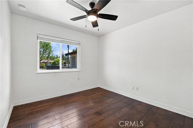 9713 Geyser Ave - Photo 5 of 8