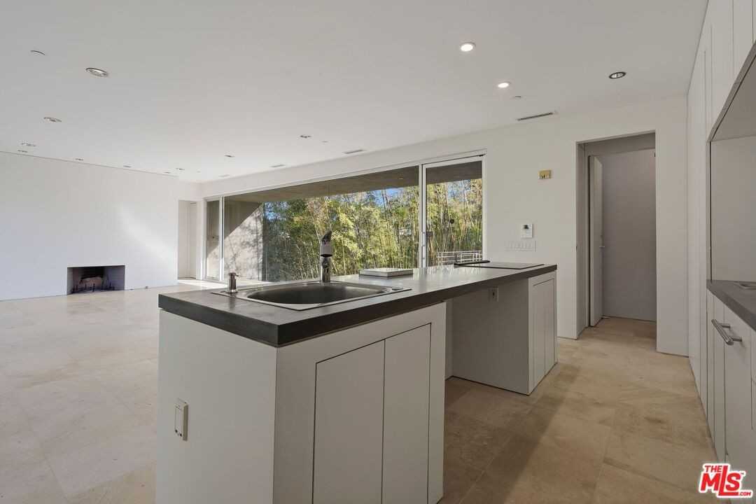 3944 Cody Rd - Photo 7 of 8