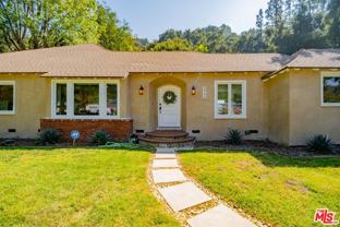 2760 E Glenoaks Blvd - Photo 1 of 1