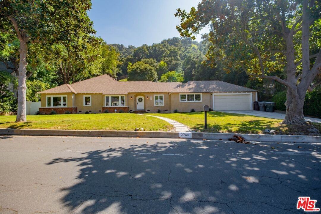 2760 E Glenoaks Blvd - Photo 6 of 8