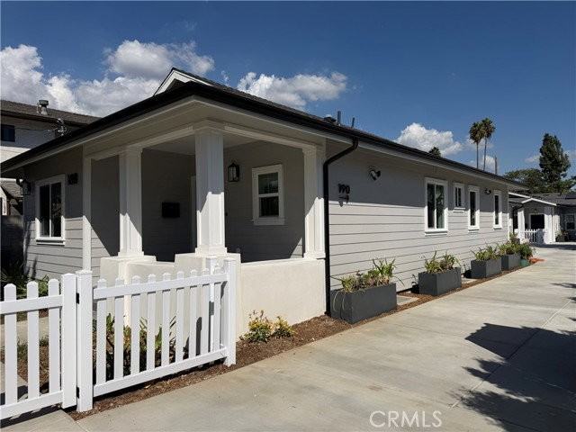188 S Meridith Ave - Photo 3 of 8