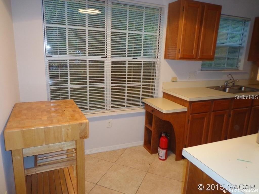 5103 Sw 94th St - Photo 6 of 11