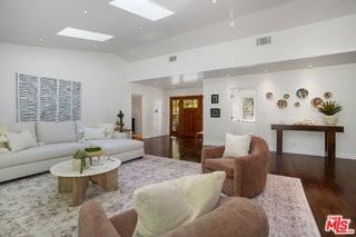 3452 Mandeville Canyon Rd - Photo 3 of 8