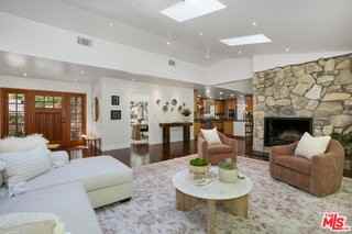3452 Mandeville Canyon Rd - Photo 4 of 8