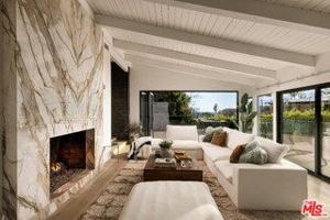 featured image of 344 Arno Way
