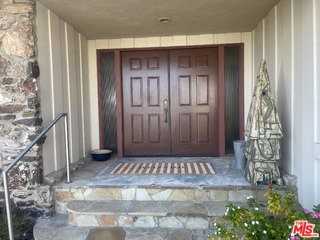 2027 Westridge Rd - Photo 3 of 8