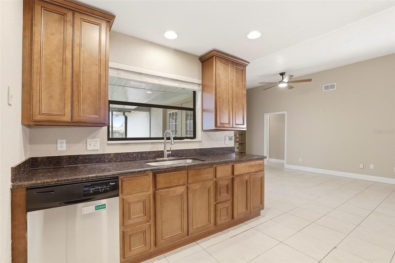 7320 Wethersfield Dr - Photo 5 of 13