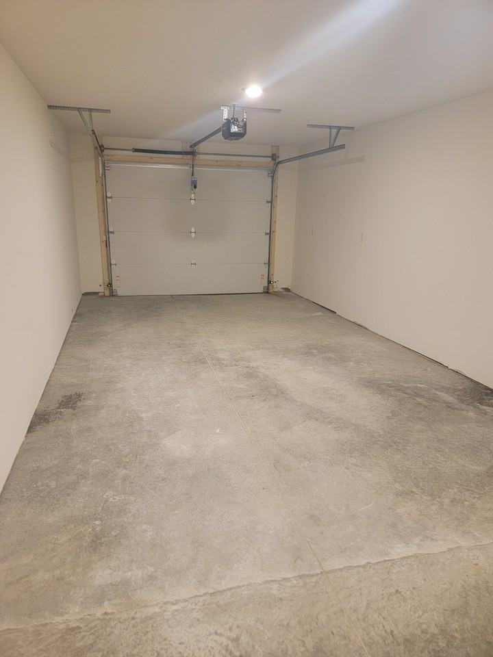 302 Treml Dr #201 - Photo 5 of 6