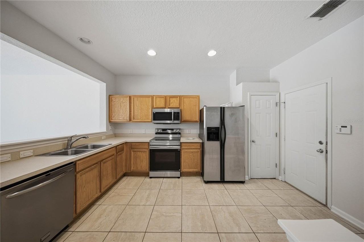 4233 Sw 50th Cir - Photo 4 of 36