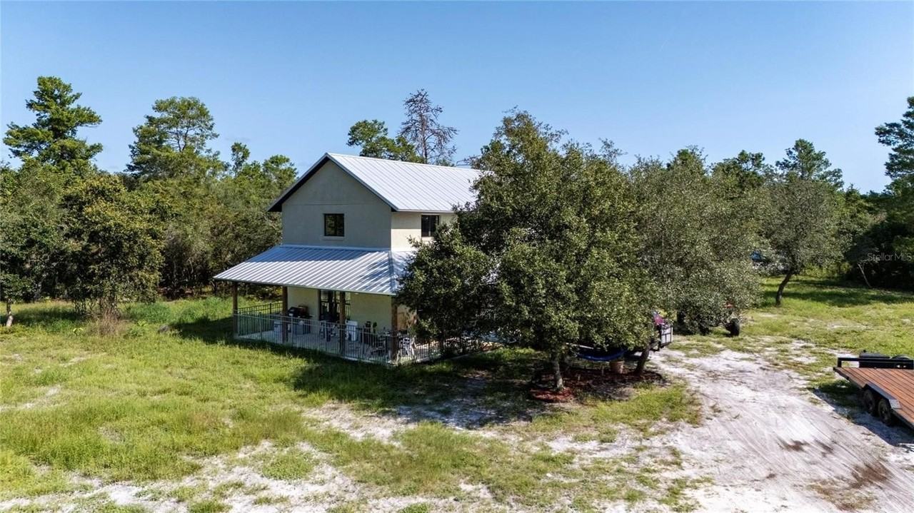 40200 Swift Rd - Photo 2 of 12