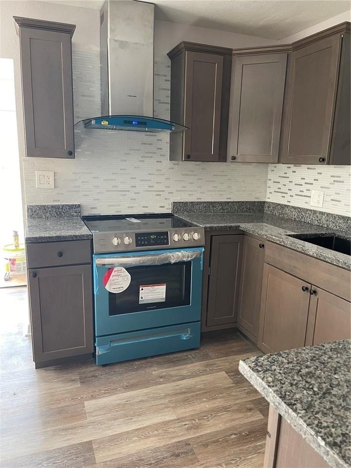 1525 15th St S - Photo 3 of 17