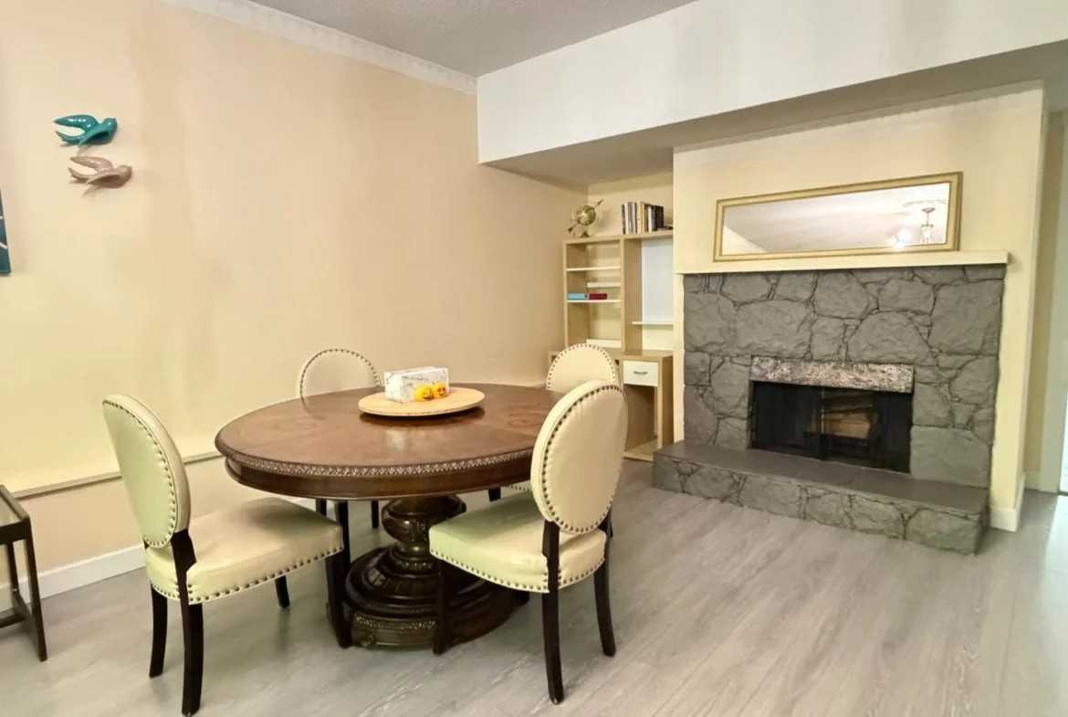 714 Regal Crescent - Photo 3 of 8