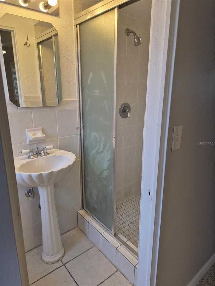 5640 94th Ave N - Photo 4 of 27