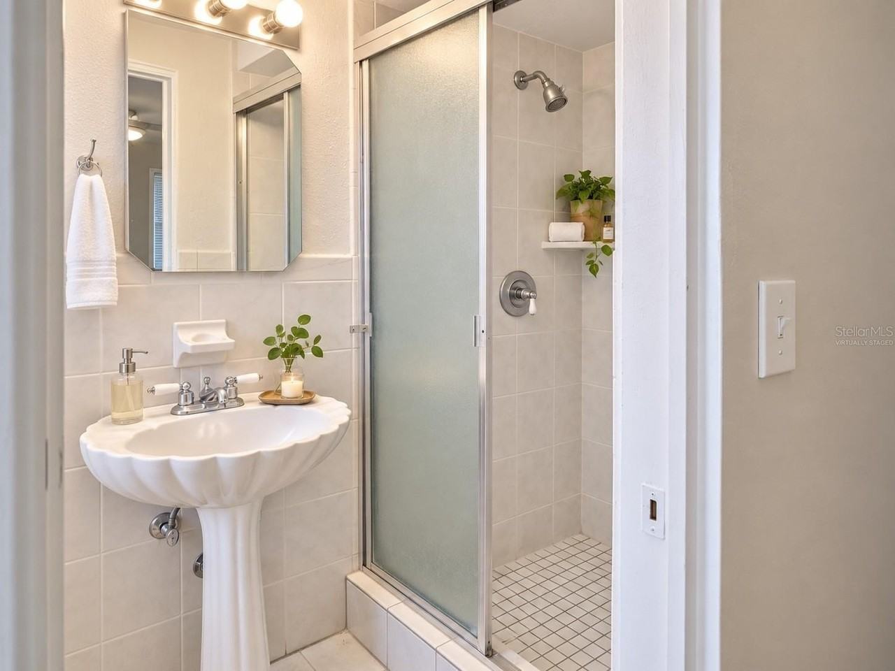 5640 94th Ave N - Photo 5 of 27