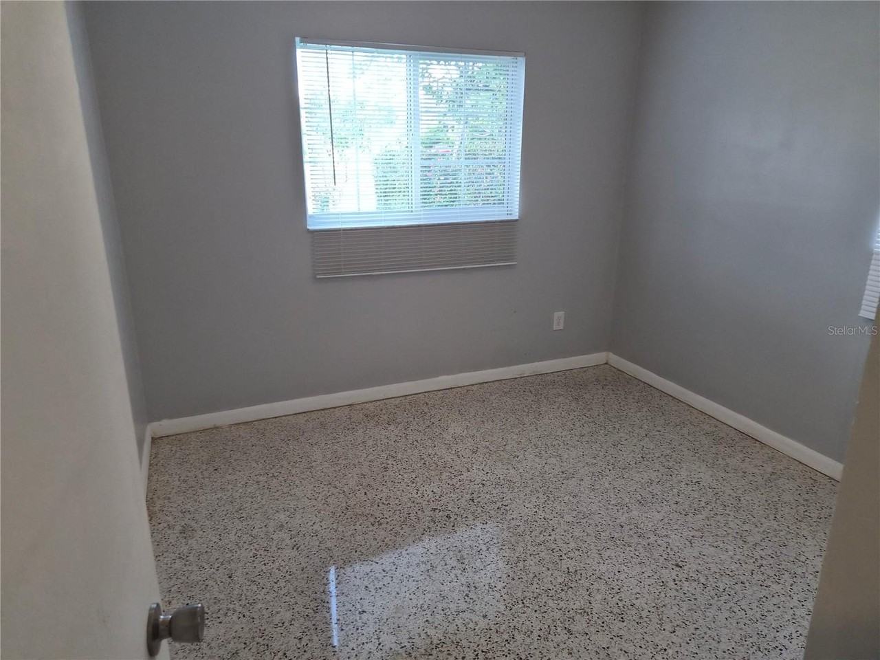 5640 94th Ave N - Photo 6 of 27