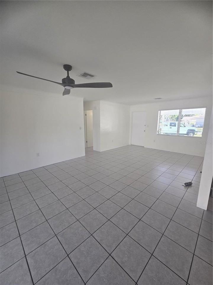 6017 23rd Ave N - Photo 5 of 21