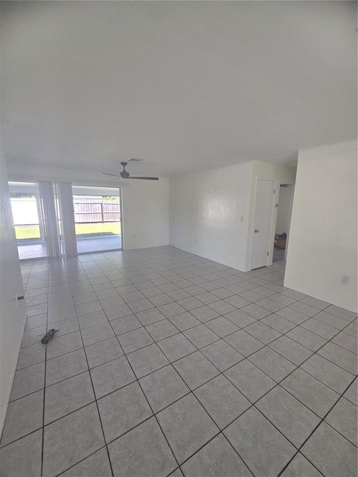 6017 23rd Ave N - Photo 6 of 21