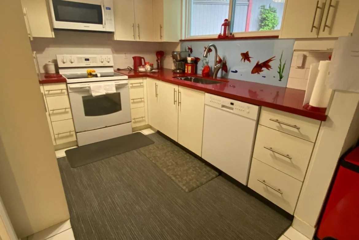 714 Regal Crescent - Photo 5 of 8