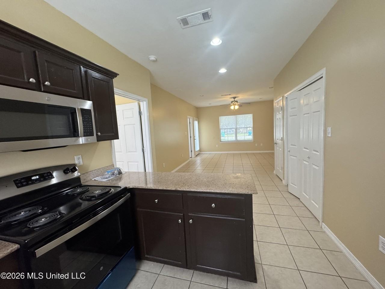 112 Earle Taylor Ln - Photo 2 of 7
