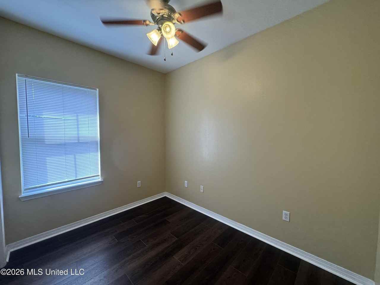 112 Earle Taylor Ln - Photo 5 of 7