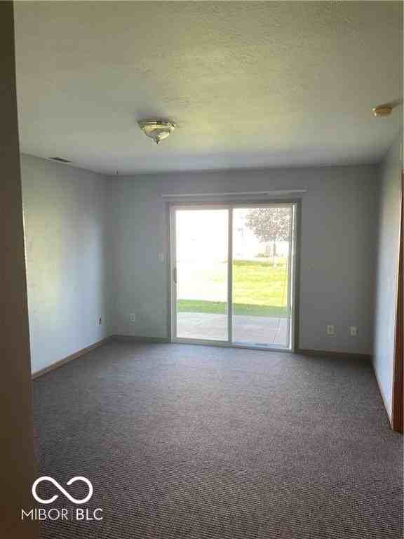 1086 Fairlane Ct - Photo 6 of 11